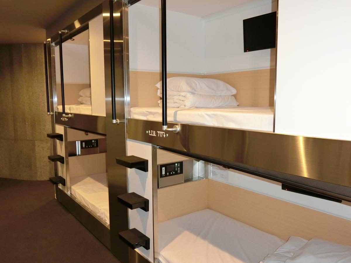 Capsule Hotel Valie Ebisucho Ōsaka Exterior foto